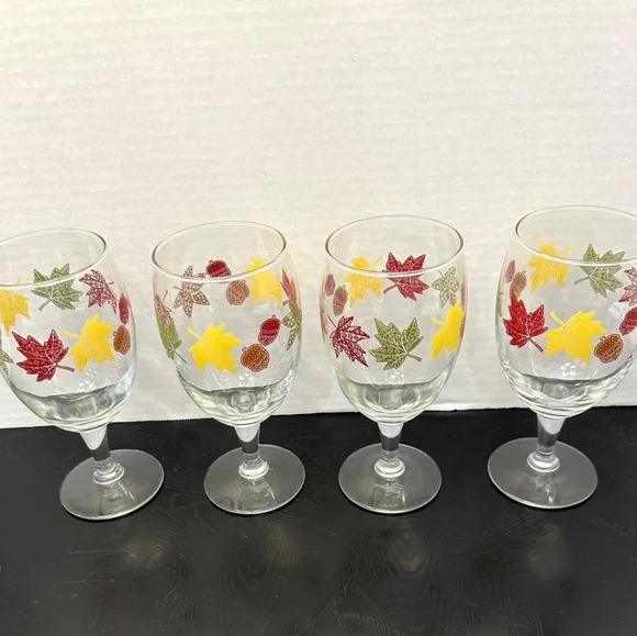 LIBBEY Water Goblet - Fall Leaves & Acorns - Set of 4 - EXCELLENT CONDITION - Picture 3 of 11
